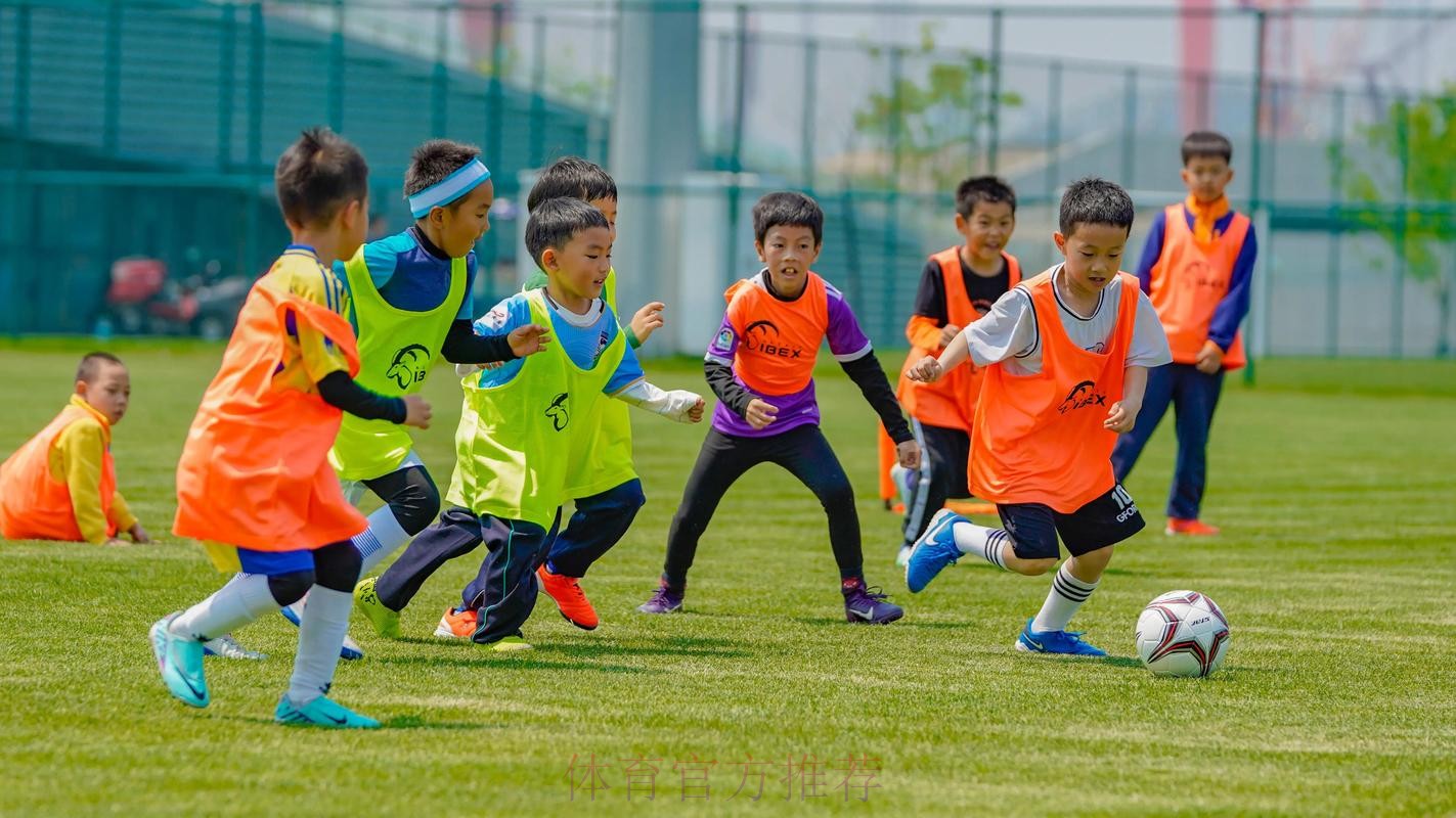 延边青训受益“百名外教项目” 西班牙教练费尔明爱旅游更爱足球 延边青训受益“百名外教项目” 西班牙教练费尔明爱旅游更爱足球